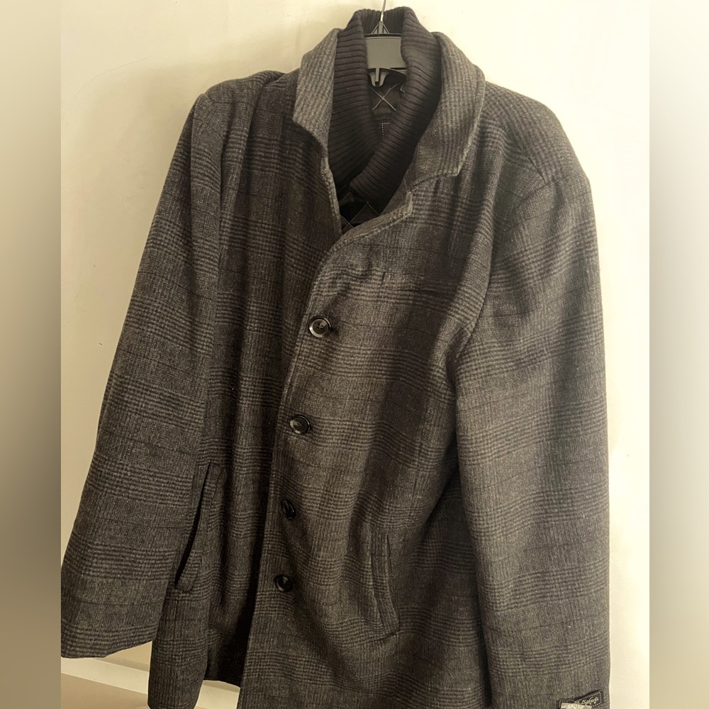 Kenneth Roberts black jacket casual jacket.